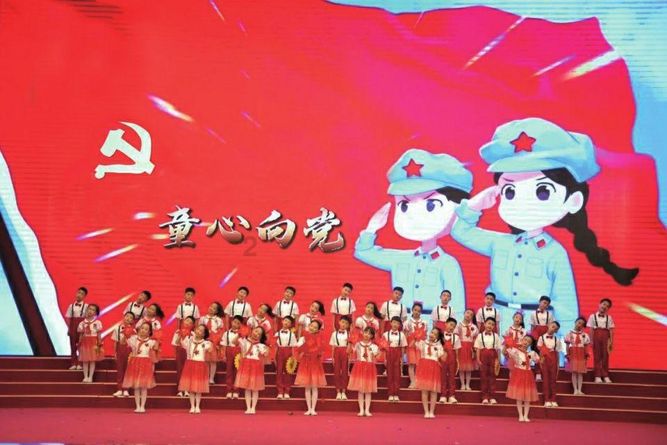 财主不仅不嫌弃穷苦书生，并且还把孩子嫁给他，最终书生功成名就